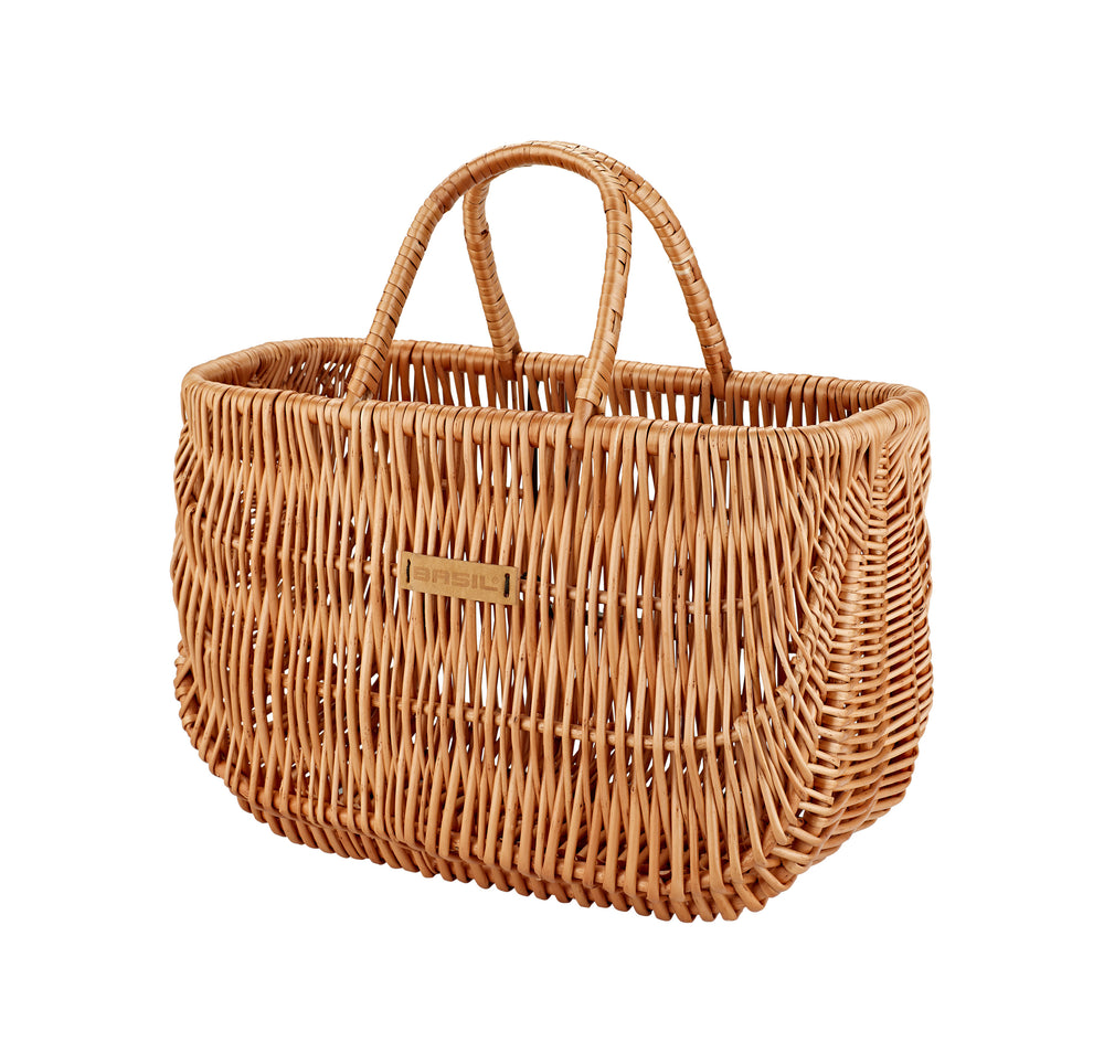 Kurv front/bag fra Basil Swing Wicker Shopper.
Flet kurv med kroge. Vol. 22 L, dim. 42x20x26 cm. Max. bæreevne: 5 kg