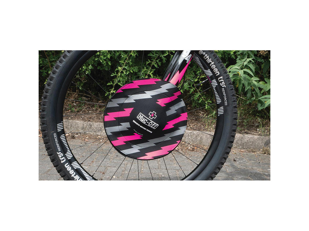 Mucoff Disc Brake Covers Bolt i sort, designet til at beskytte bremsekomponenter mod snavs og skader.