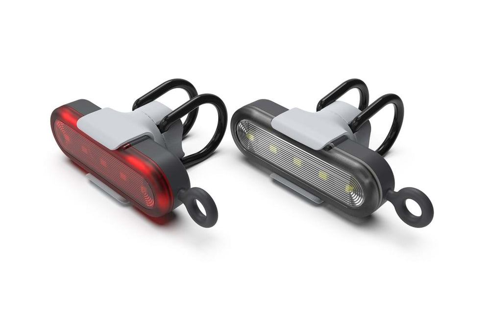 Reelight Stadium Lygtesæt, USB genopladelige cykellygter med klart lysdesign, perfekt til sikker cykling om natten.