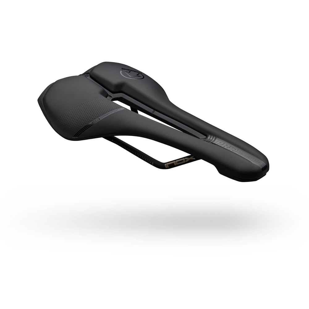 PRO sadel Griffon Performance Sort 142mm, AF