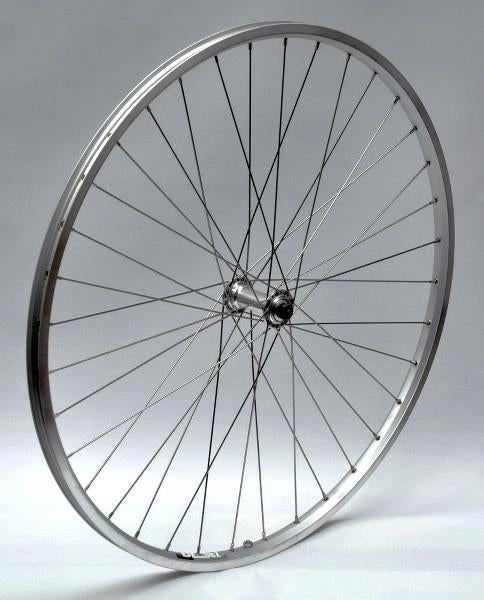Forhjul 700C i sølvfarve, model Zac19 med Quick Release (QR) mekanisme, ideelt til cykler.