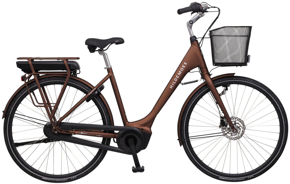 Billede af en Bosch Cobber City elektrisk scooter i en moderne byindstilling, fremhævende det stilfulde design og de praktiske funktioner.